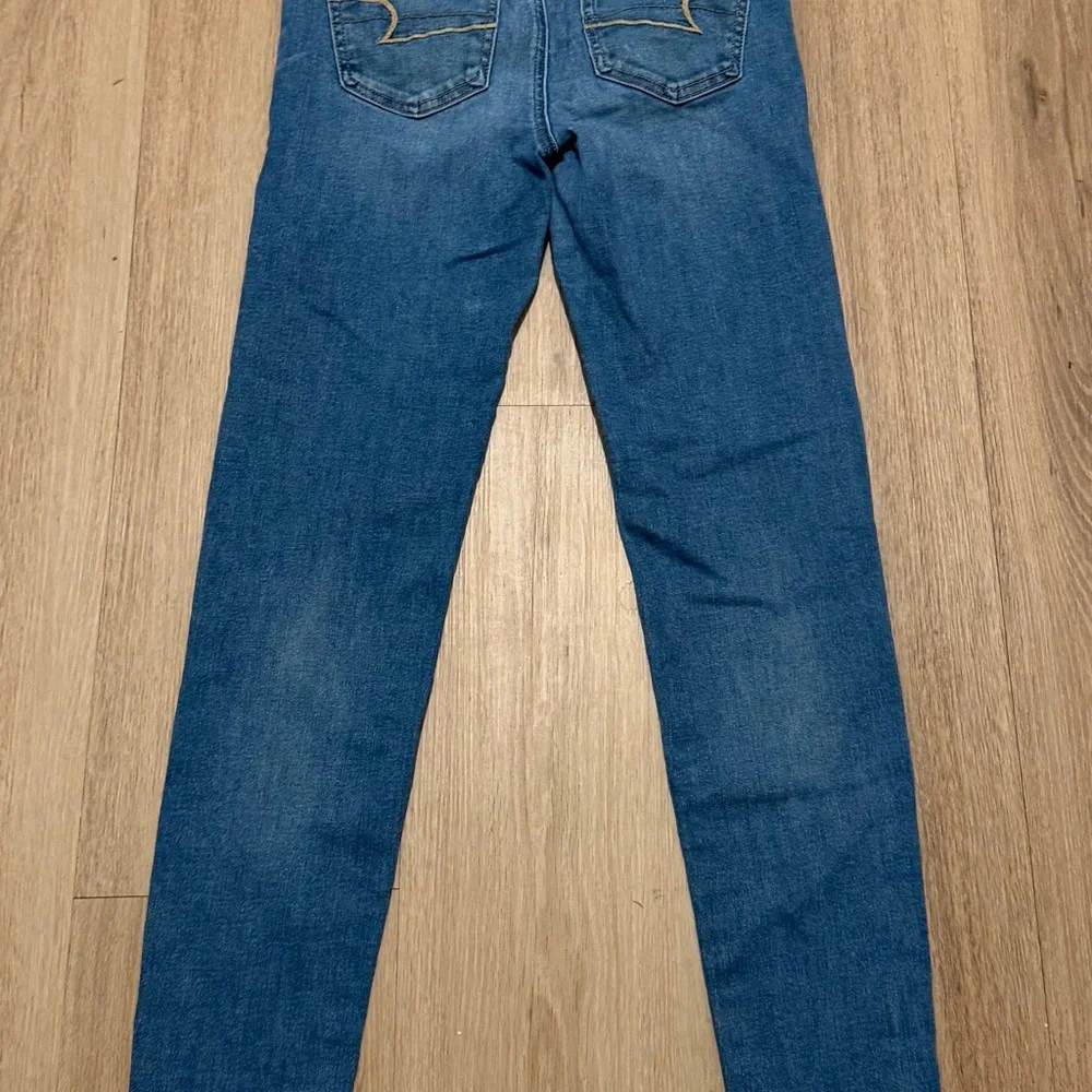 American Eagle Women's Denim Hi-Rise Jegging Next Level Stretch Jeans size 4 - Picture 4 of 5